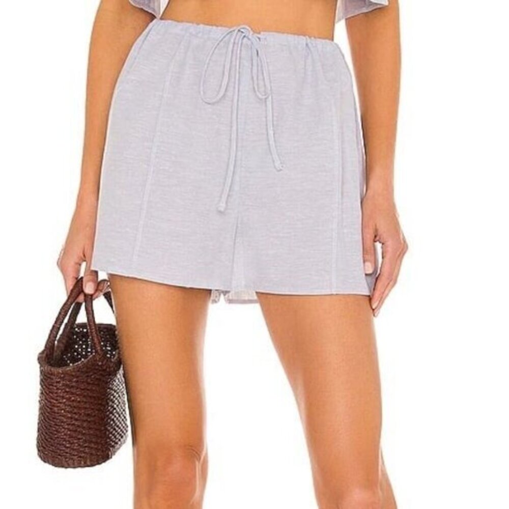 L'Academie Gema Short in Light Grey
